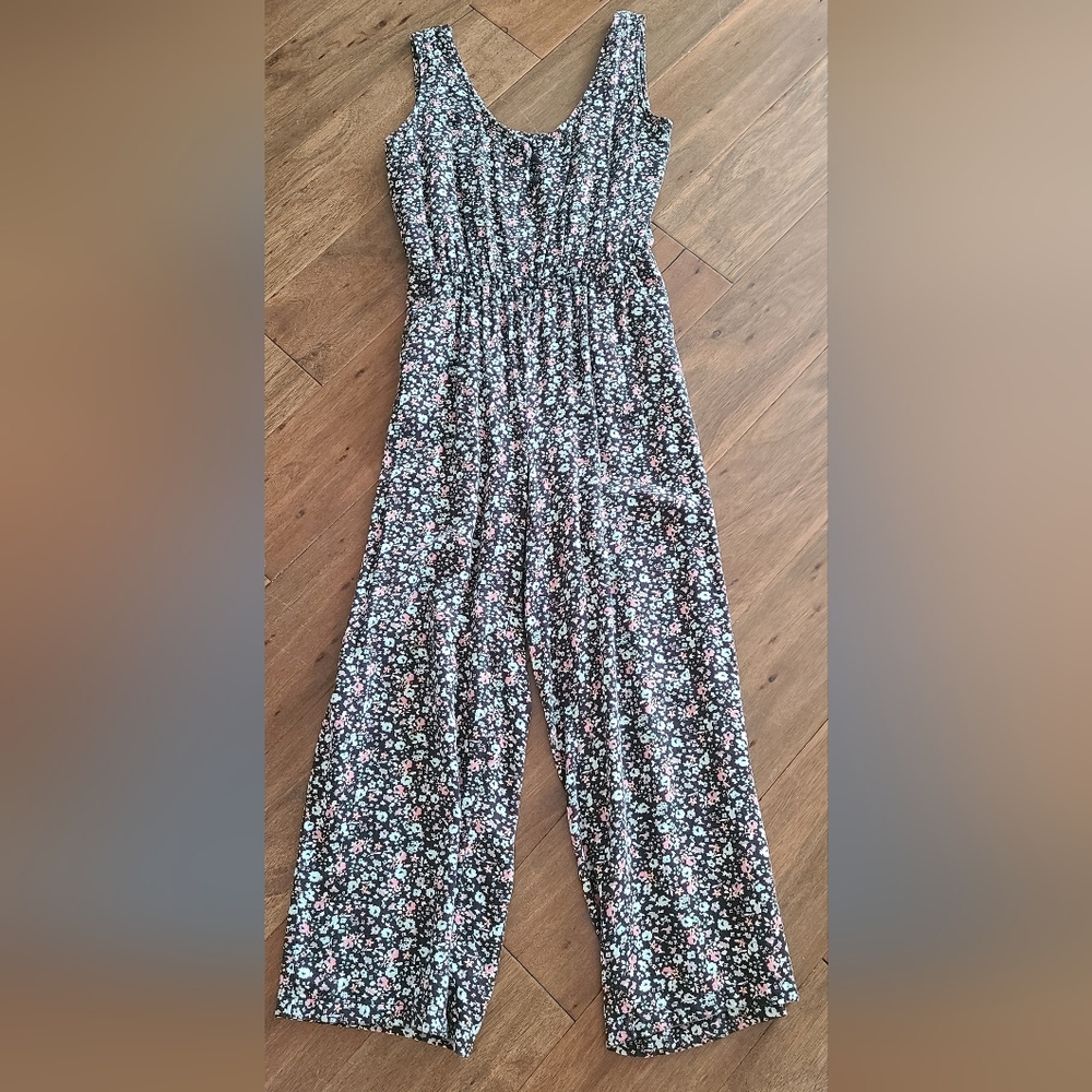 Women's sleeveless floral jumpsuit